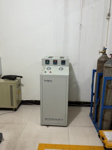 Refrigeratore Provini per Resilienza a Bassa Temperatura